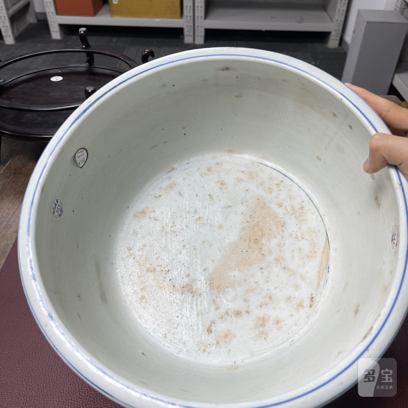 明嘉靖 青花鱼藻纹案缸 - 图16